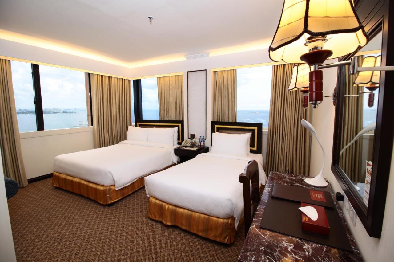 Bayview Park Hotel Manila Exterior photo