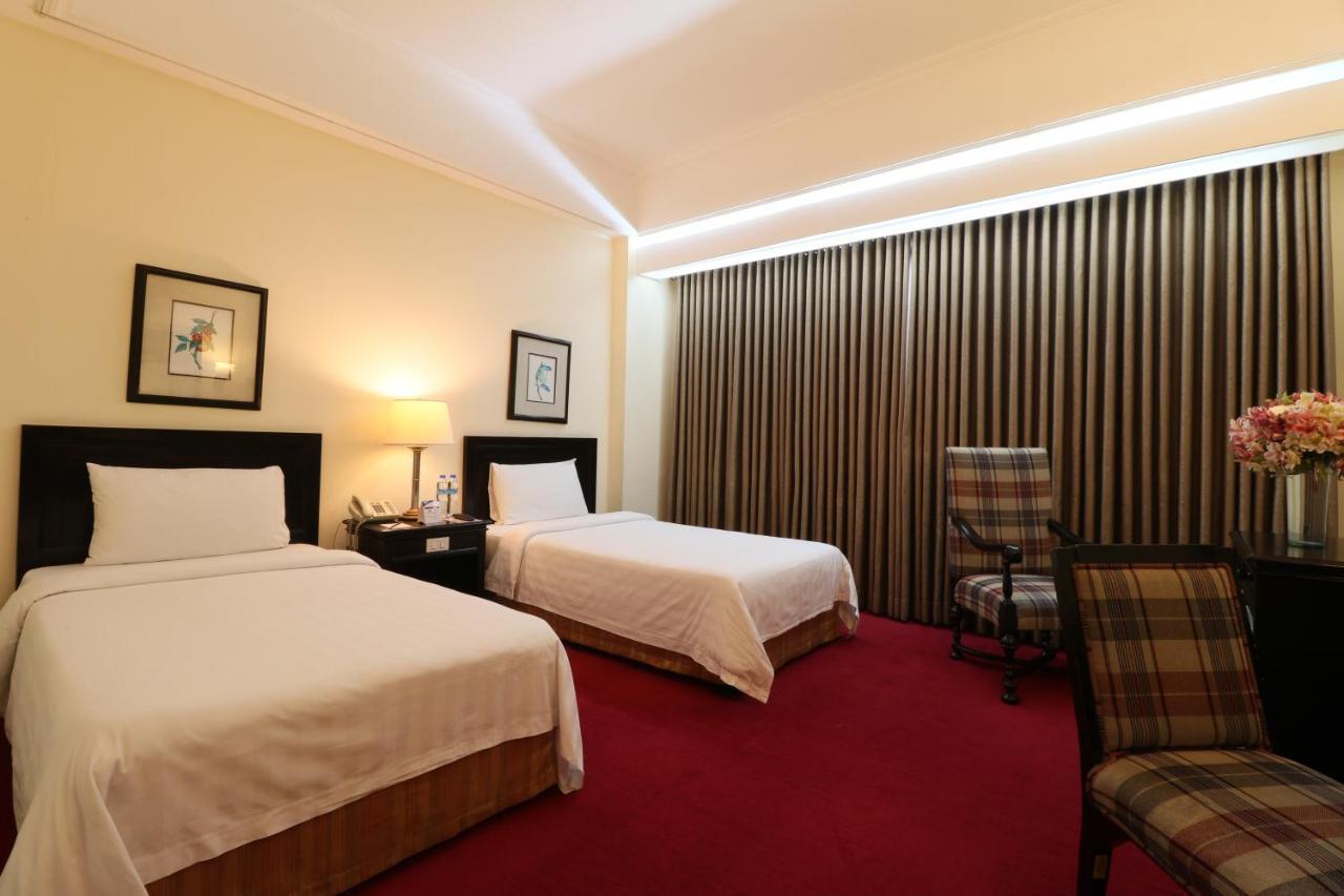 Bayview Park Hotel Manila Exterior photo