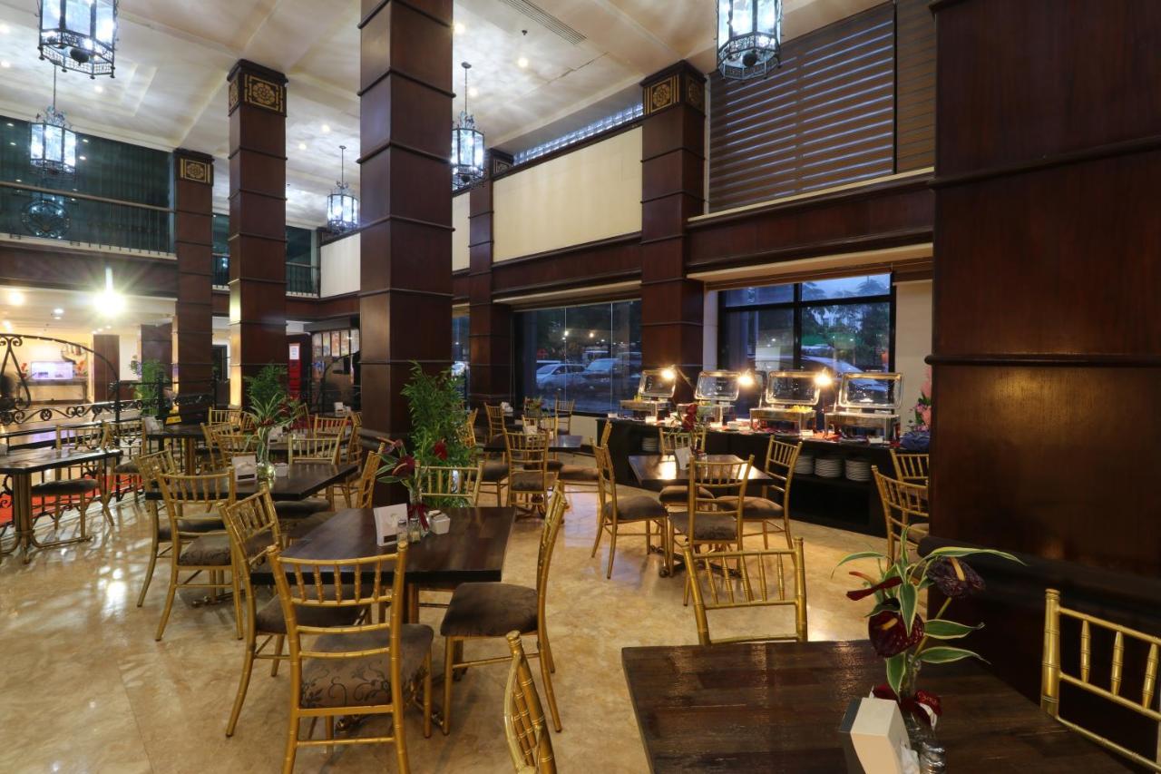 Bayview Park Hotel Manila Exterior photo