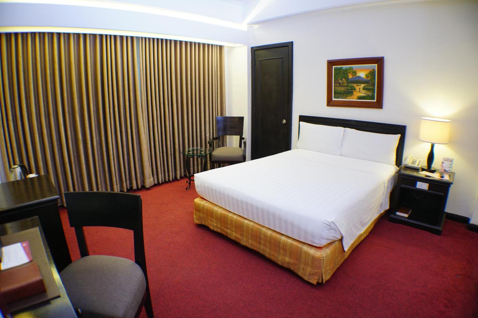 Bayview Park Hotel Manila Exterior photo